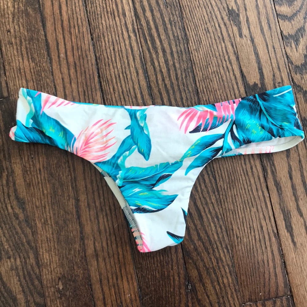 Billabong bikini bottoms